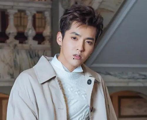 娱乐吃瓜君吴亦凡,娱乐圈风云再起，吃瓜群众热议不断